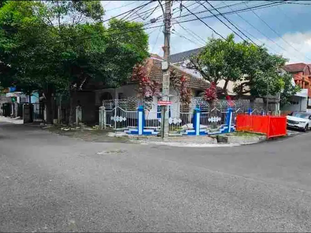 tanah premium pinggir jalan daerah bunga dewandaru semanggi pinang merah bunga merak sangat dekat ke jalan raya suhat dan kampus ub brawijaya dan poltek polinema bagus buat kos elite