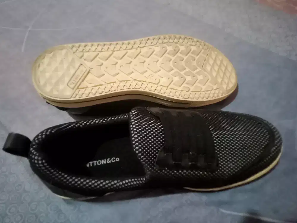 Jual sepatu casual pria nomer 43 merek Anton&co kondisi baru