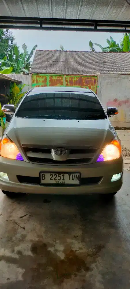 Dijual mobil Toyota Innova 2, 0 G manual