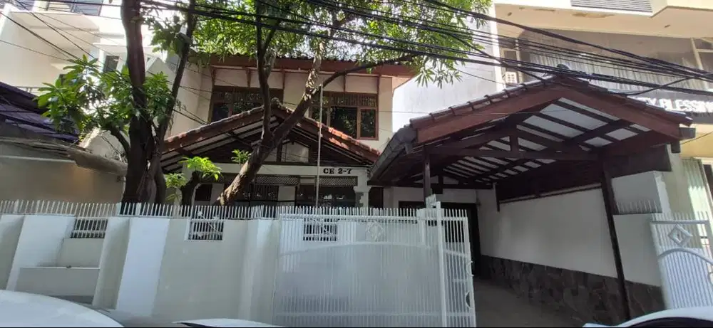 Jual murah, Rp. 6,9 M, Rumah SHM Tangan 1, bekas kantor BUMN, Terawat