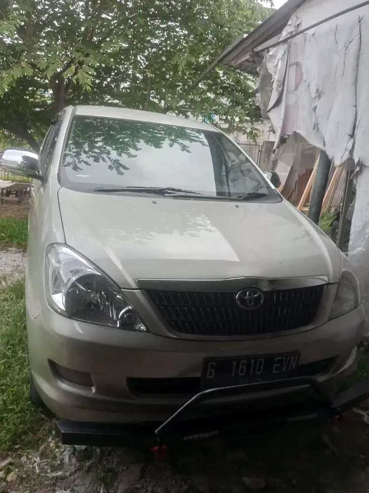 Toyota Kijang Innova 2005 Bensin