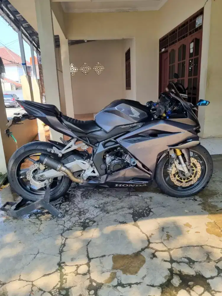 Honda CBR 250RR Grey ABS