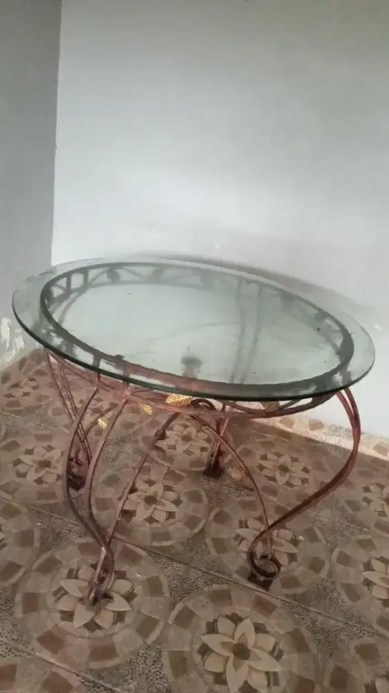 MEJA KACA BESI - BEKAS