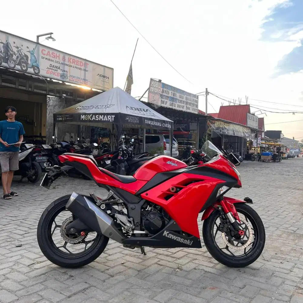 KAWASAKI NINJA 250 FI 2015 LIKE NEW