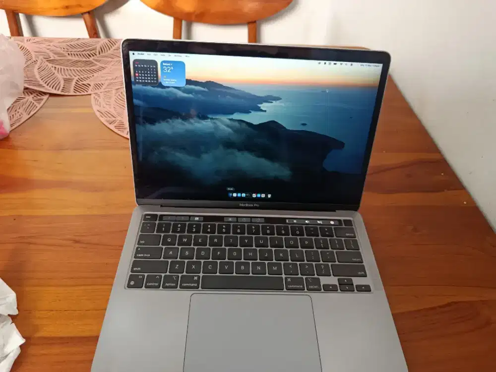 MacBook pro M1 RAM 16GB/512GB, mulus
