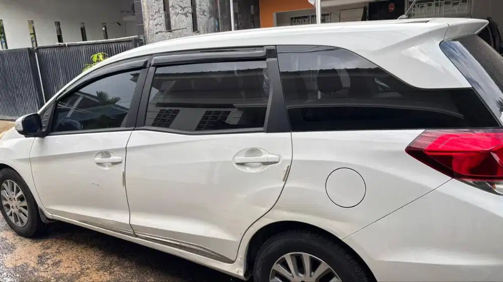 JUAL MOBIL HONDA MOBILIO 2014 URGENT!