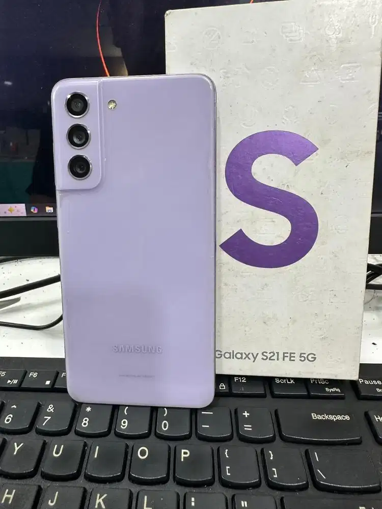 Samsung s21 fe 5g 8/256 minus