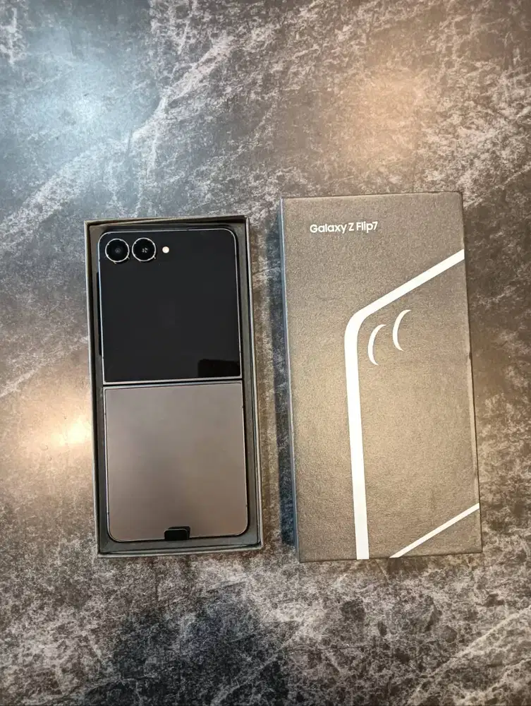 Samsung Galaxy Z Flip 7 12/256gb sein garansi on