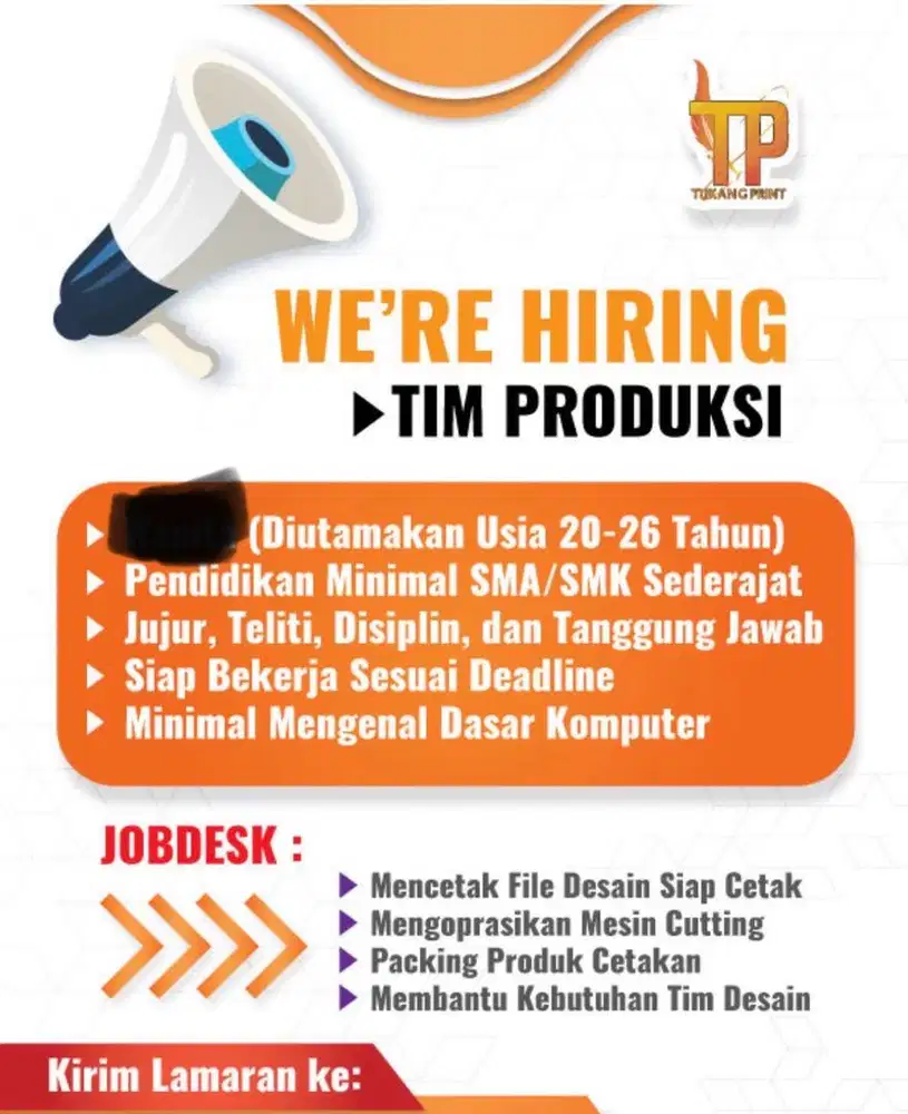 Tim Produksi Digital Printing Laki Laki