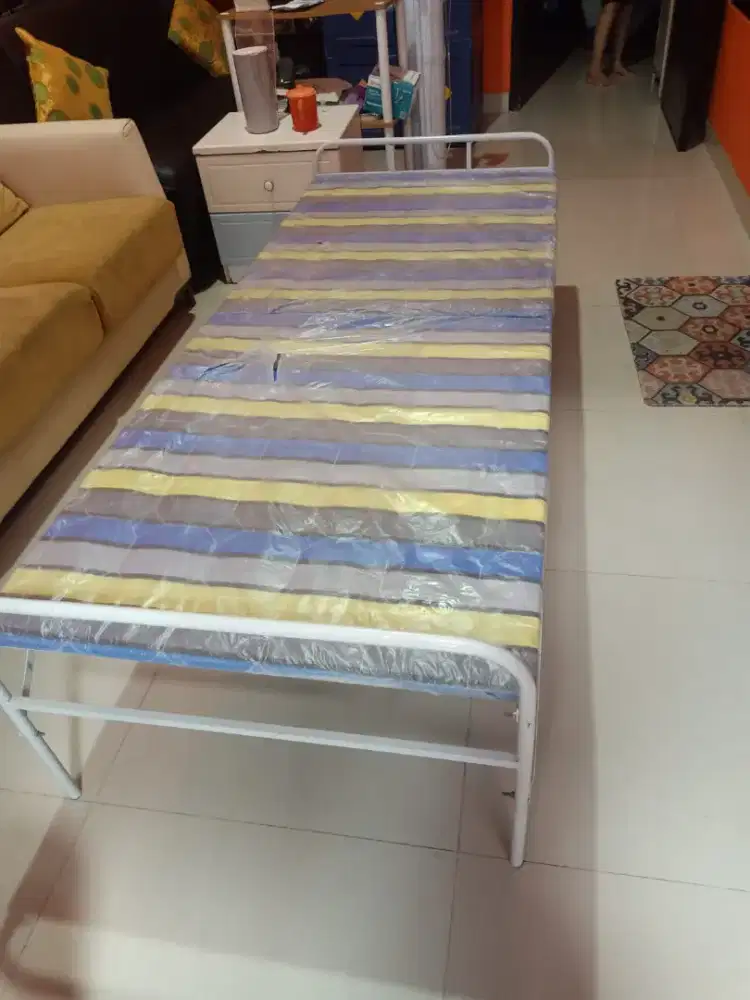 Ranjang lipat kasur portabel