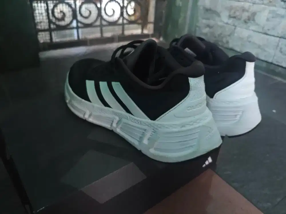 Adidas questar IF 2229 size 43⅓ 2nd sepatu running hitam