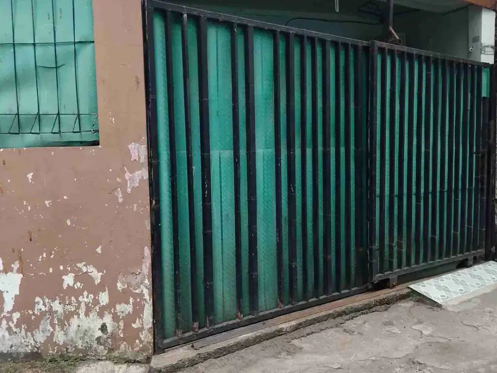Di jual cepat rumah second kondisi bagus rapih terawat lokasi pondok kacang timur Tangerang selatan