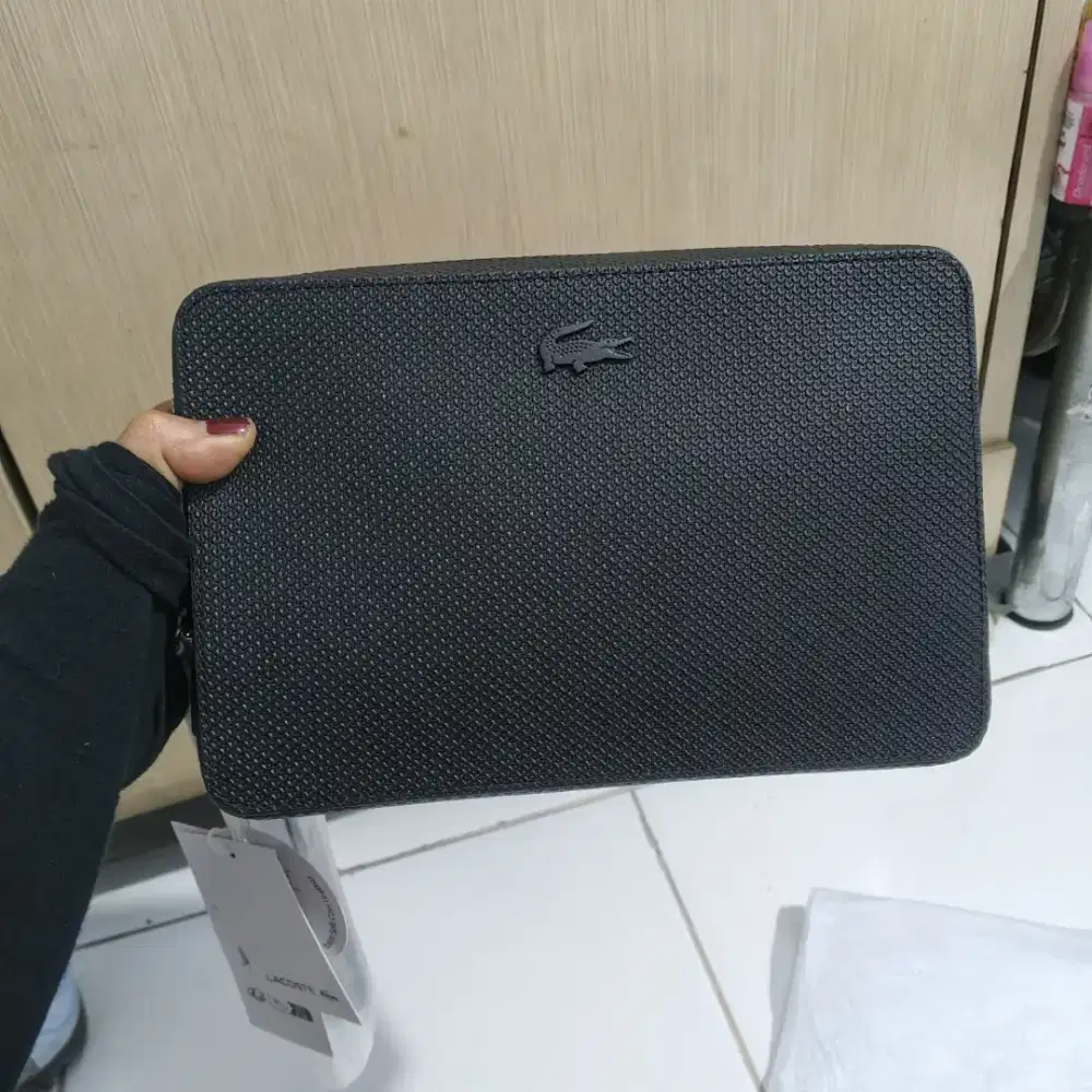 Dijual: Clutch/Pouch Lacoste Original Warna Hitam