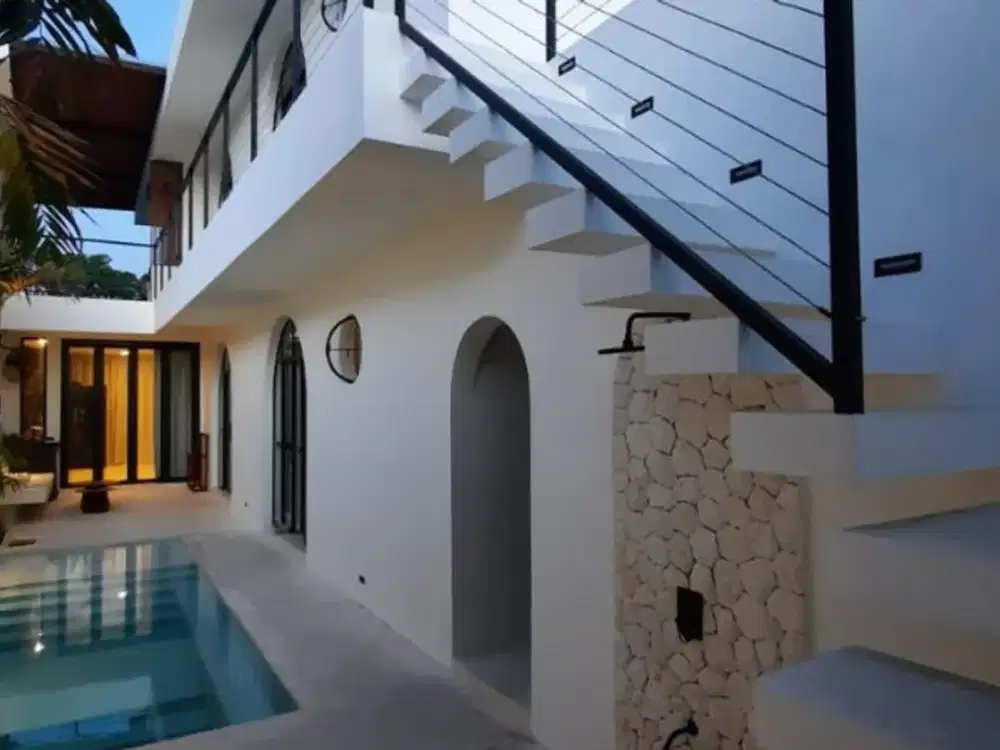VILLA MODERN TROPIS STRATEGIS DI BATU BOLONG CANGGU BADUNG
