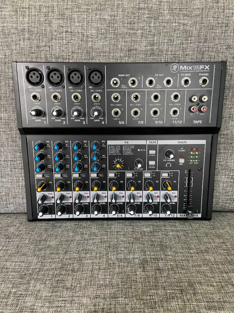 Mixer Mackie mix12fx