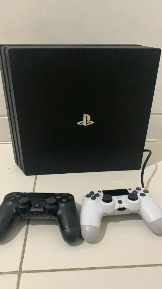 PlayStation 4 Pro 1TB Black