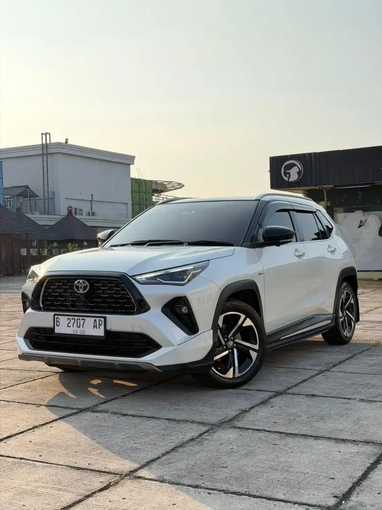 (Km Low 25ribu Record) TOYOTA YARIS CROSS GR HYBRID 2023