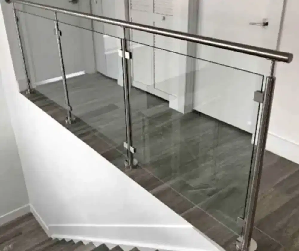 Reling tangga balkon stenlies kaca stell