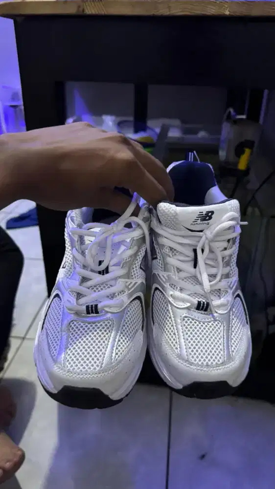 Sepatu NB 530 White