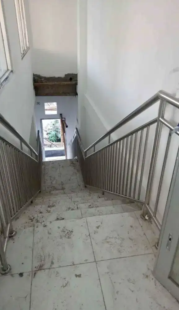 Reling tangga balkon stenlies kaca stell