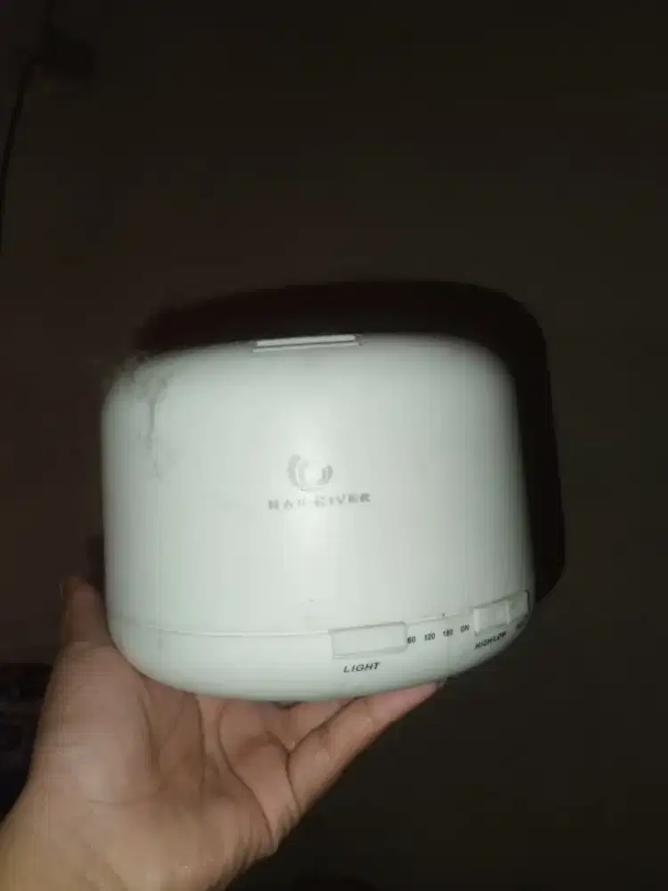 Diffuser pengharum ruangan dengan remote