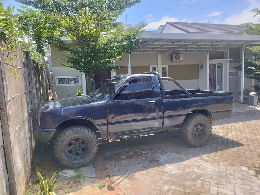 “Chevrolet LUV KBD21 Diesel 1985 — Style Offroad, Surat Lengkap, Mesin