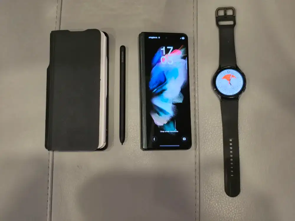 Samsung Fold 3 512Gb Green SEIN & Samsung Watch 4 (Black) 44mm SEIN.