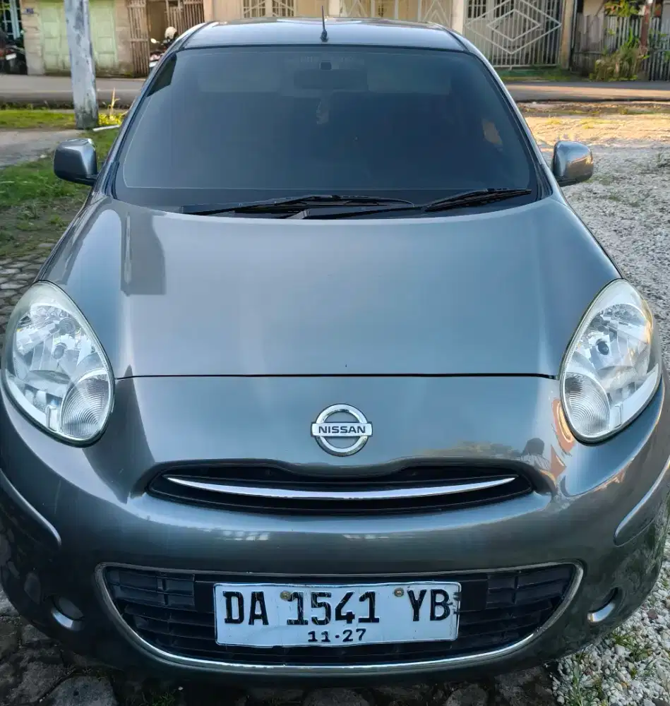 Nissan March MT