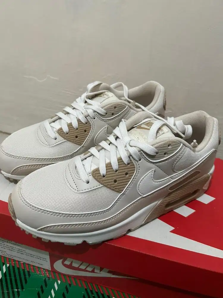 NIKE AIR MAX 90