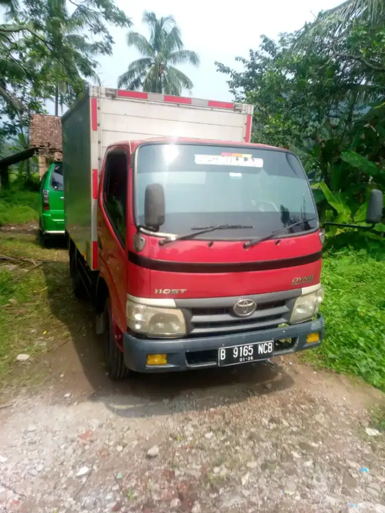 Jual mobil Dyna