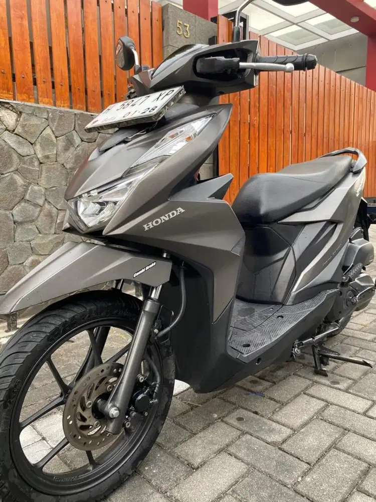 Beat Deluxe 2023/2022 Istimewa original mulus dari baru