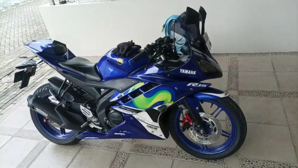 R15 v2 movistar