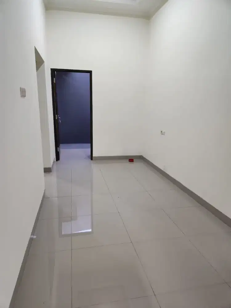 Disewakan rumah 2 stategis dari jalan raya hanya 100 meter