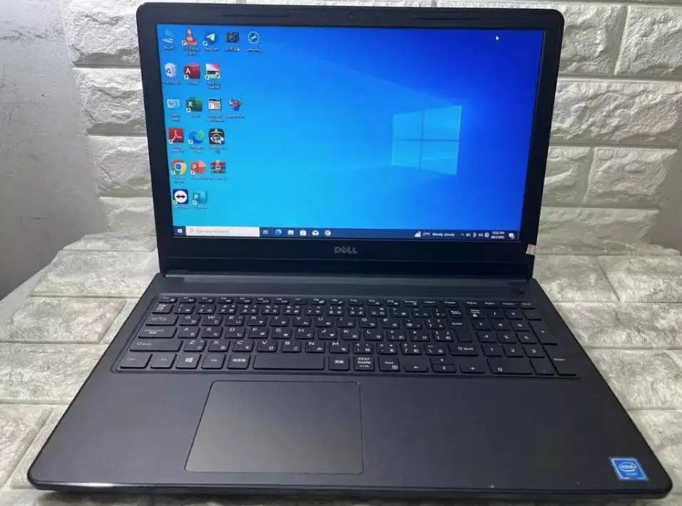 Laptop Dell Latitude 3568 Core i3 Gen7 Ram 8GB N-WKJ