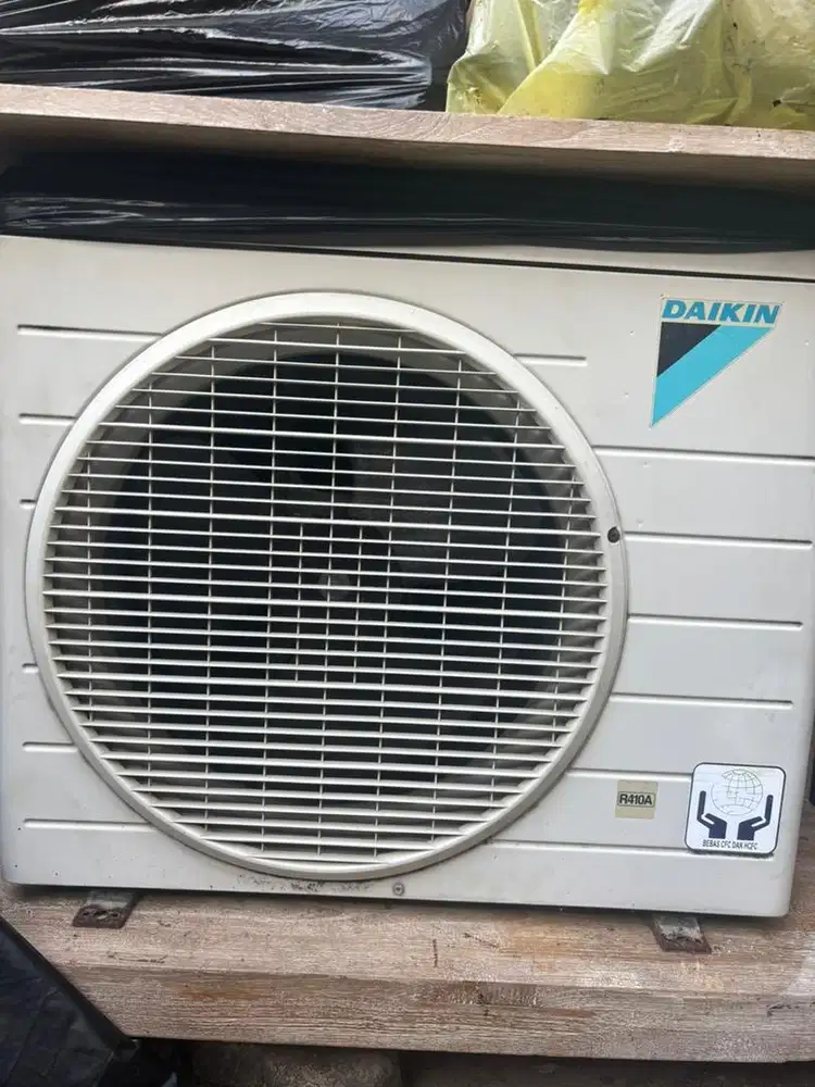 AC Daikin 2 pk seperti baru