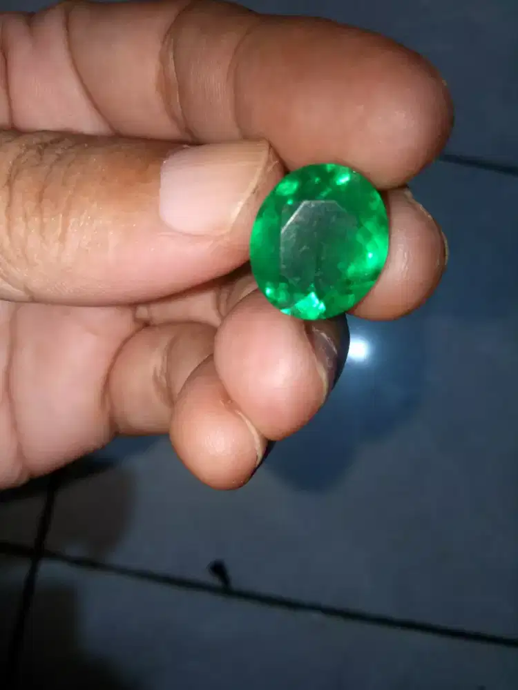 Batu lose stone jamrud Zambia natural warna Super Hijau Botol Top