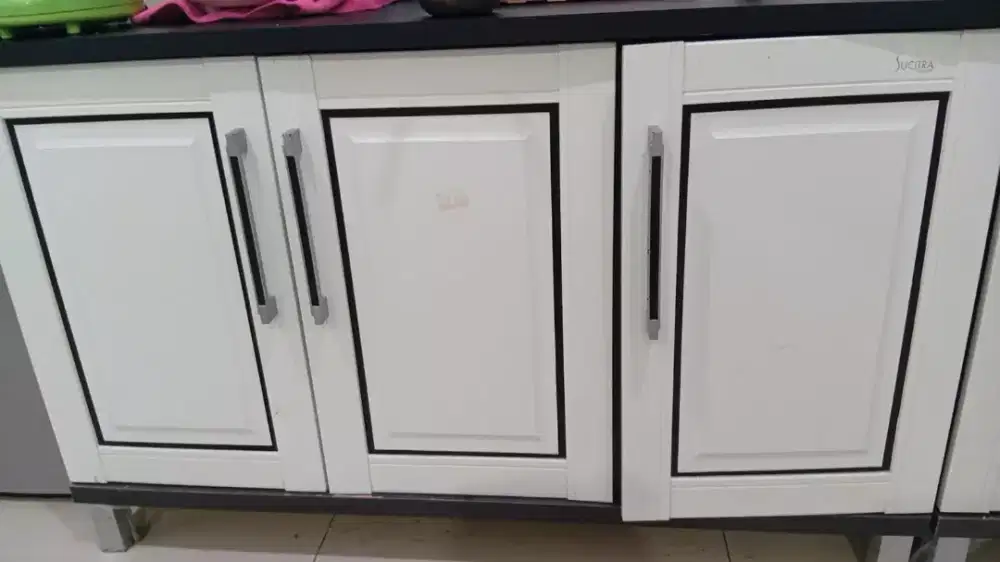 di jual meja dan lemari