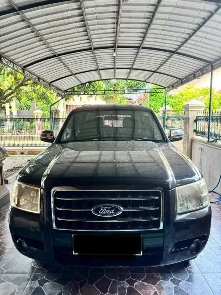 Dijual Mobil Ford Everest Warna Hitam