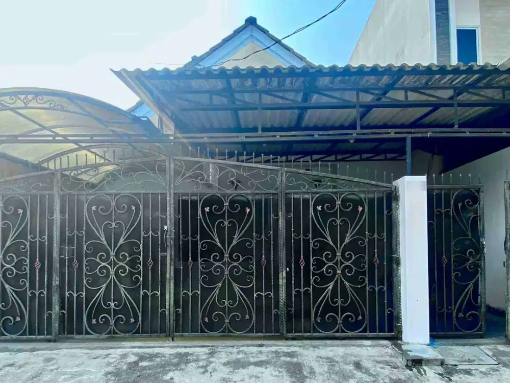Rumah 2 lt sudah renovasi di Komplek daerah Jelambar Dijual Cepat