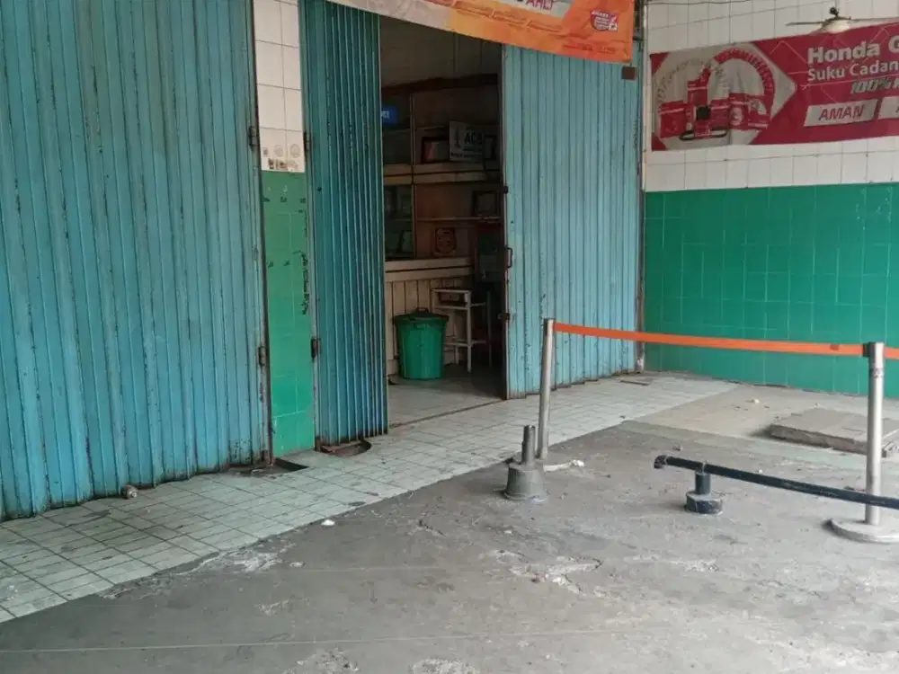 Bangunan Komersial Bekas Bengkel Motor