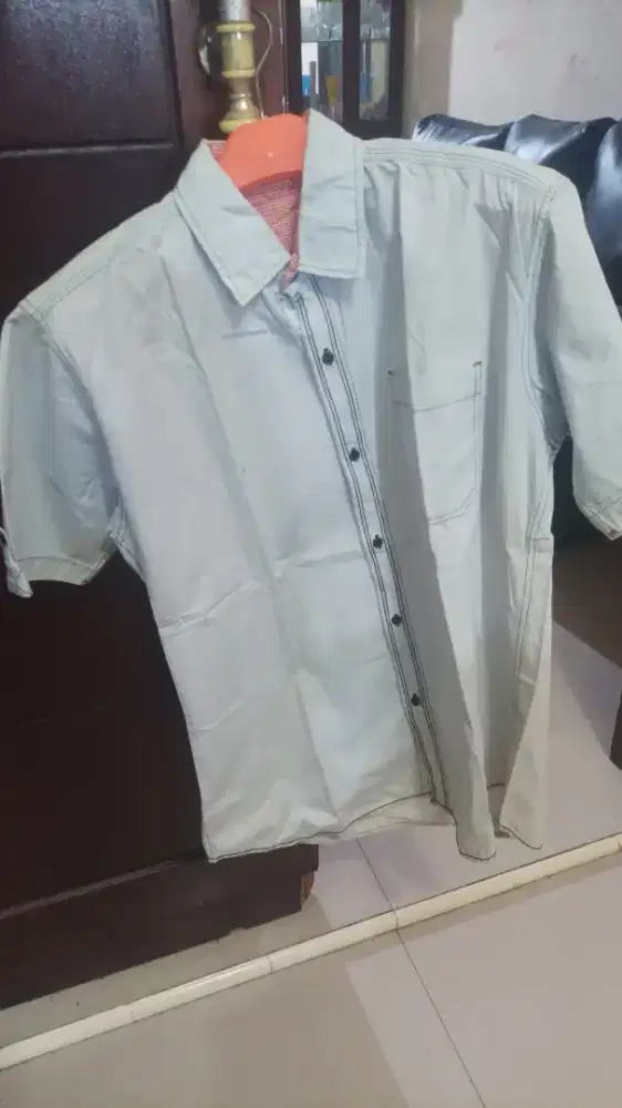 Kemeja jeans pendek
