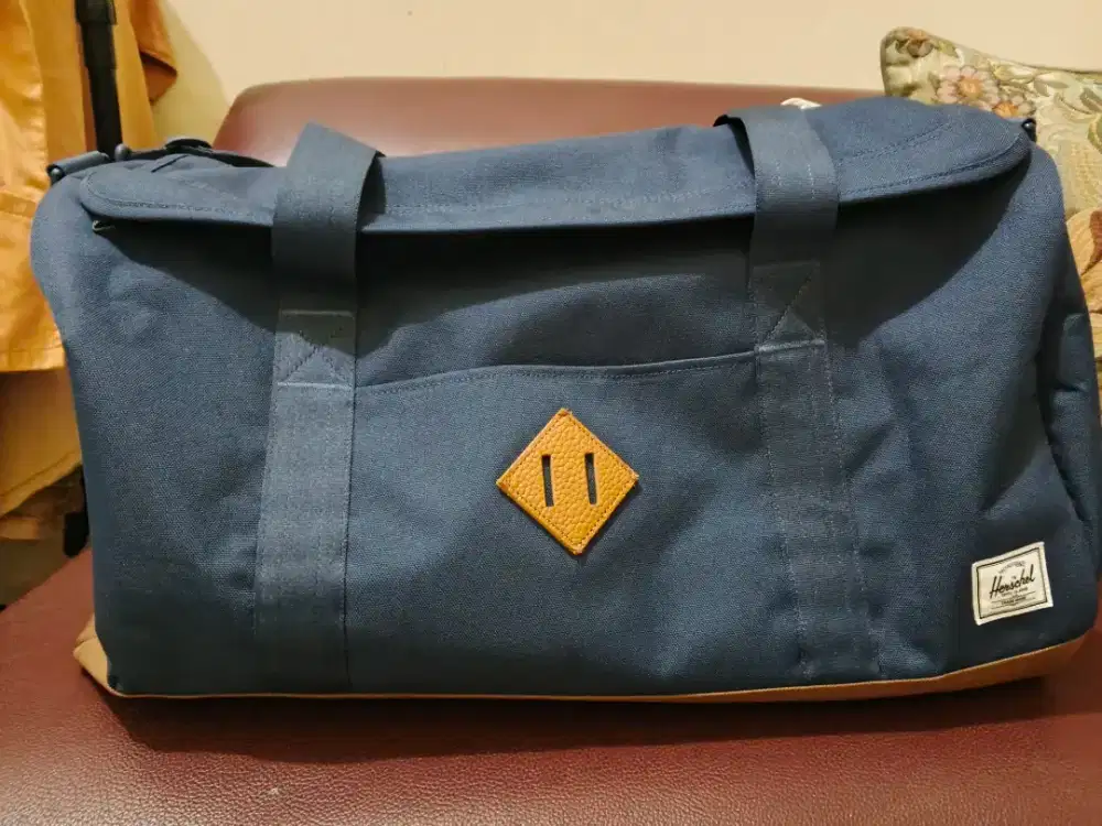 Tas travel bag multi fungsi merk Herschel (Original)