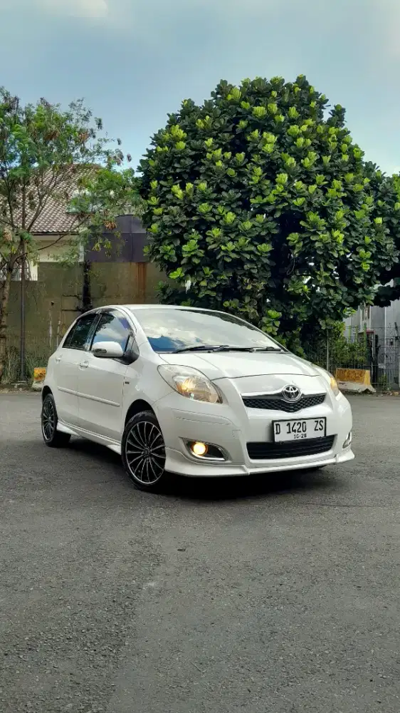 Toyota yaris s limited at