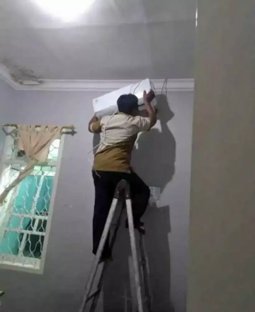 Service AC tidak dingin, bongkar pasang AC, cuci AC tambah freon dll