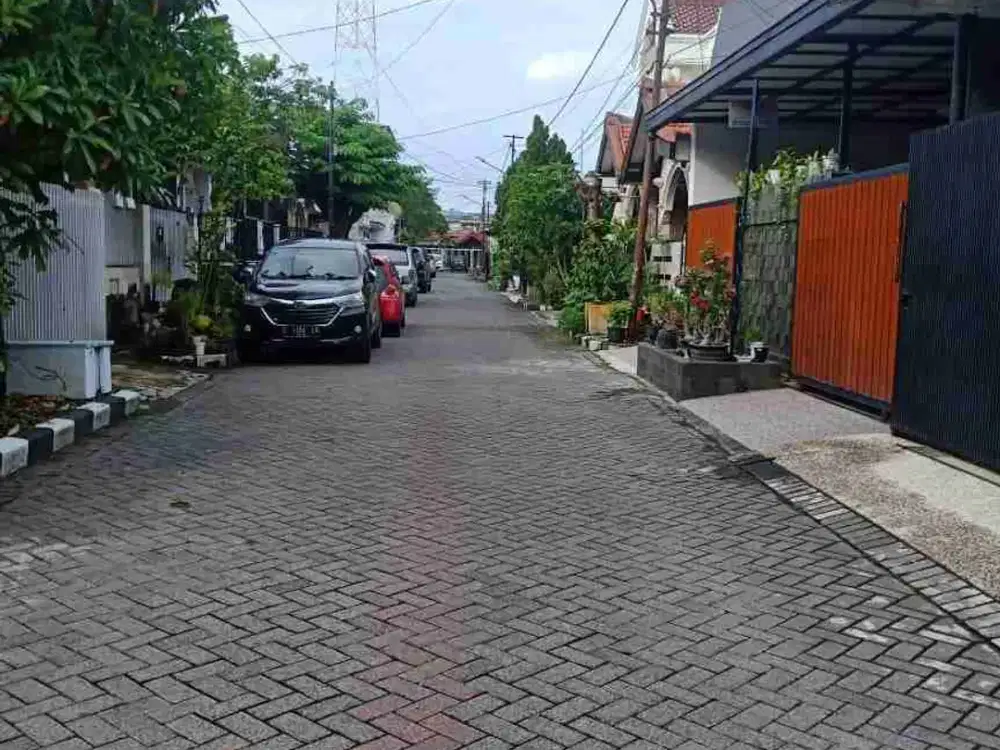 Rumah Simpang Darmo Permai Selatan Surabaya Barat