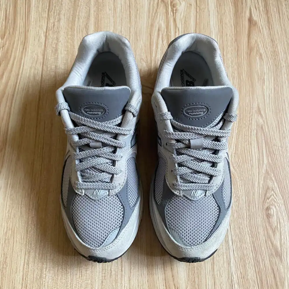 Sepatu New Balance 2002R Like New Original