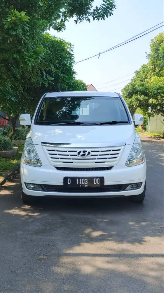Hyundai H1 2.4 matic 2012 Putih