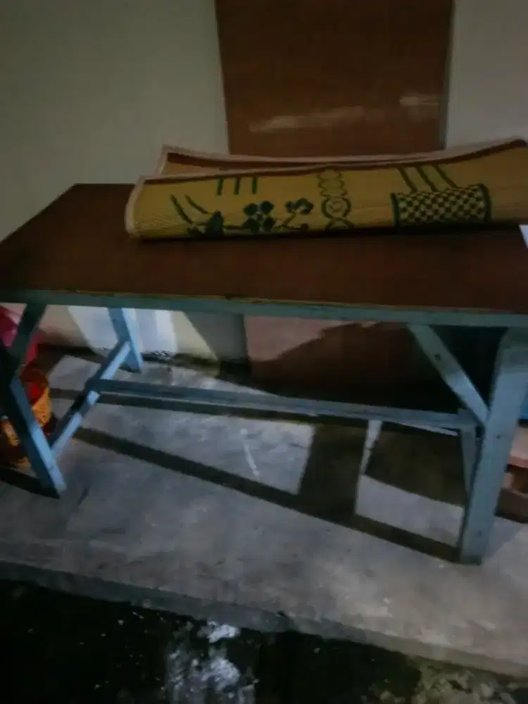Mau jual meja kayu