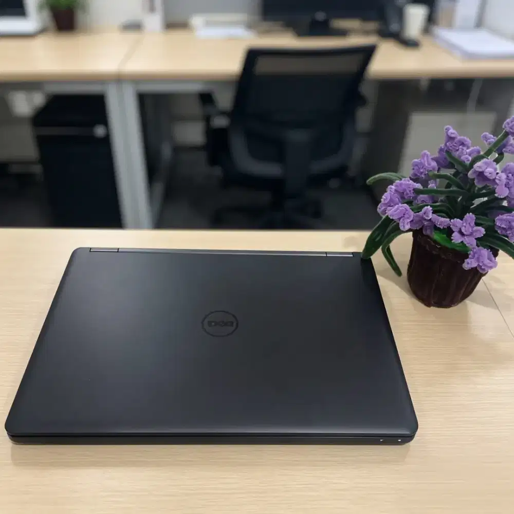 Laptop Dell Latitude Core i7 Gen5 Ram 8Gb 14 inch