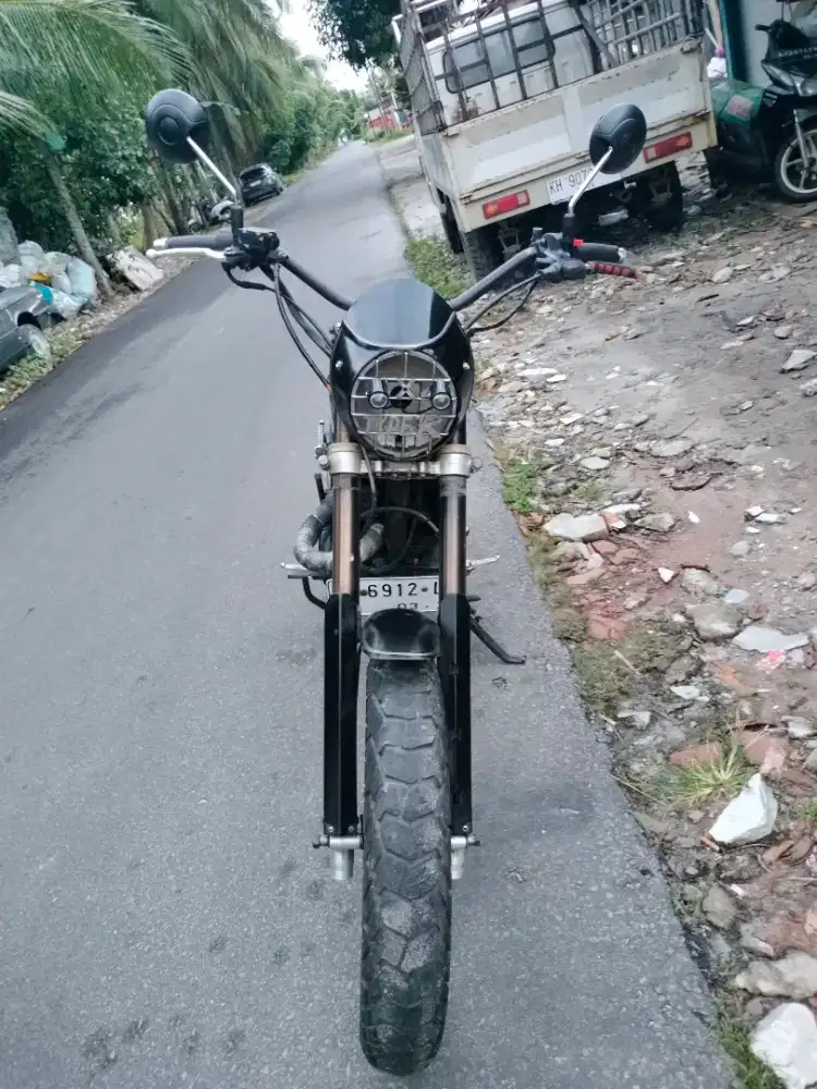 Honda Megapro Costum Scrambler Tahun 2012
